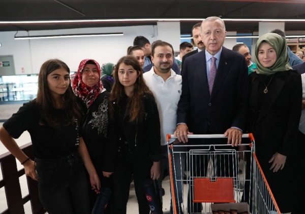 Başkan Erdoğan markete girip alışveriş yaptı!