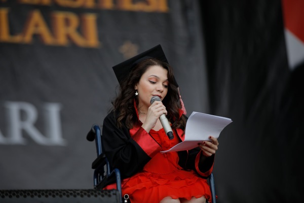 “Hastalık başarıya engel değil” dedi, dönem birincisi oldu!